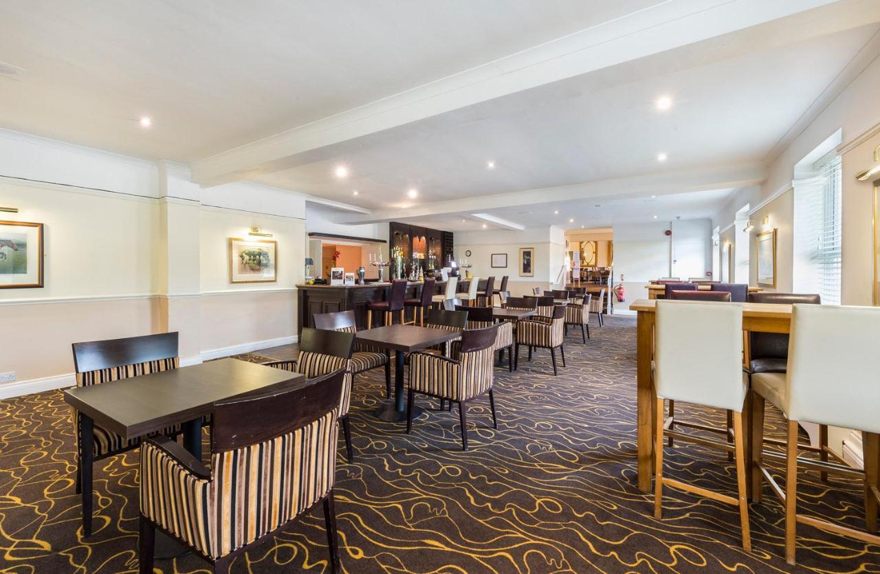 Ramada By Wyndham Cheltenham Golden Valley Экстерьер фото