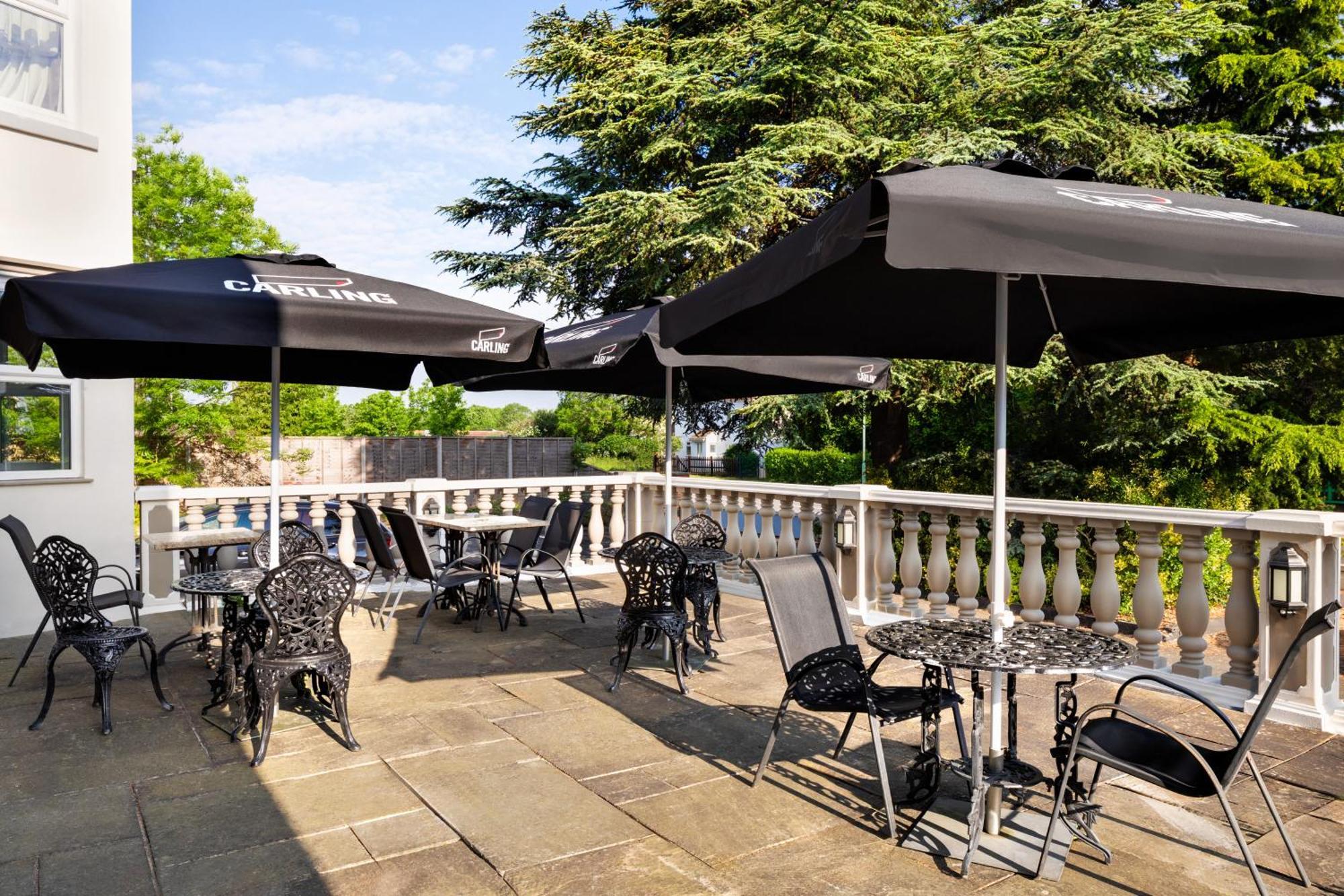 Ramada By Wyndham Cheltenham Golden Valley Экстерьер фото